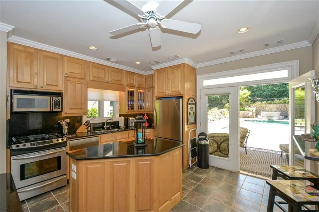 8200 Habersham Waters Road, Sandy Springs, Georgia 30350, 6 Bedrooms Bedrooms, ,7 BathroomsBathrooms,Residential,Sold,8200 Habersham Waters Road,5798268