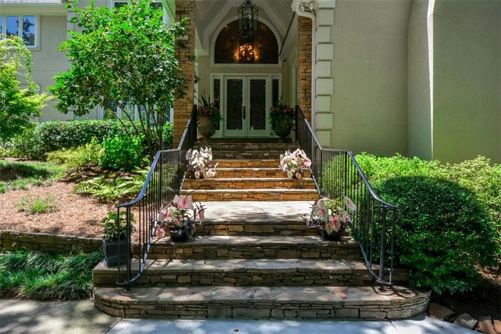 8200 Habersham Waters Road, Sandy Springs, Georgia 30350, 6 Bedrooms Bedrooms, ,7 BathroomsBathrooms,Residential,Sold,8200 Habersham Waters Road,5798268