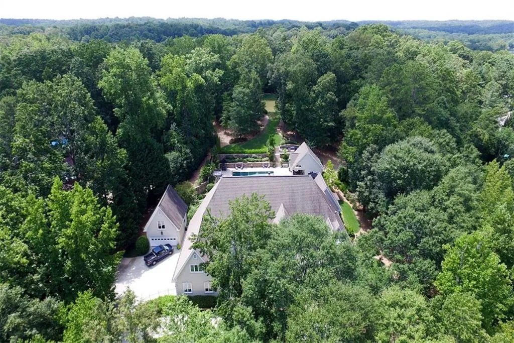 8200 Habersham Waters Road, Sandy Springs, Georgia 30350, 6 Bedrooms Bedrooms, ,7 BathroomsBathrooms,Residential,Sold,8200 Habersham Waters Road,5798268
