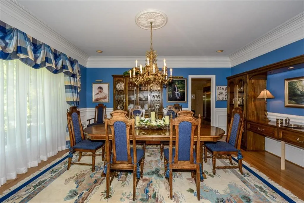 8200 Habersham Waters Road, Sandy Springs, Georgia 30350, 6 Bedrooms Bedrooms, ,7 BathroomsBathrooms,Residential,Sold,8200 Habersham Waters Road,5798268