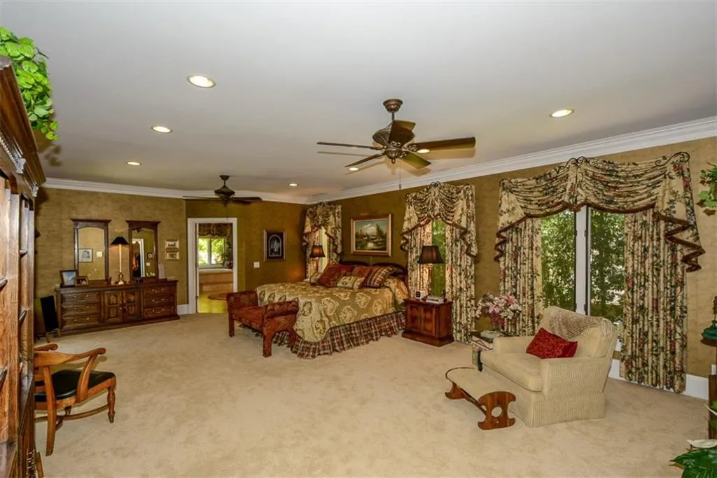 8200 Habersham Waters Road, Sandy Springs, Georgia 30350, 6 Bedrooms Bedrooms, ,7 BathroomsBathrooms,Residential,Sold,8200 Habersham Waters Road,5798268