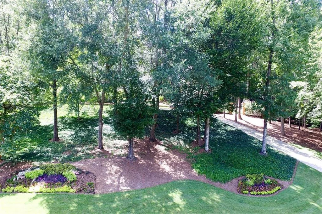 8200 Habersham Waters Road, Sandy Springs, Georgia 30350, 6 Bedrooms Bedrooms, ,7 BathroomsBathrooms,Residential,Sold,8200 Habersham Waters Road,5798268