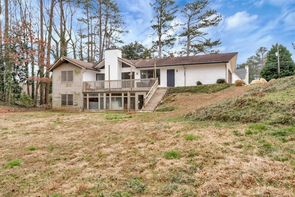 905 Heards Ferry Road, Sandy Springs, Georgia 30328, 2 Bedrooms Bedrooms, ,2 BathroomsBathrooms,Residential,For Sale,905 Heards Ferry Road,7728451