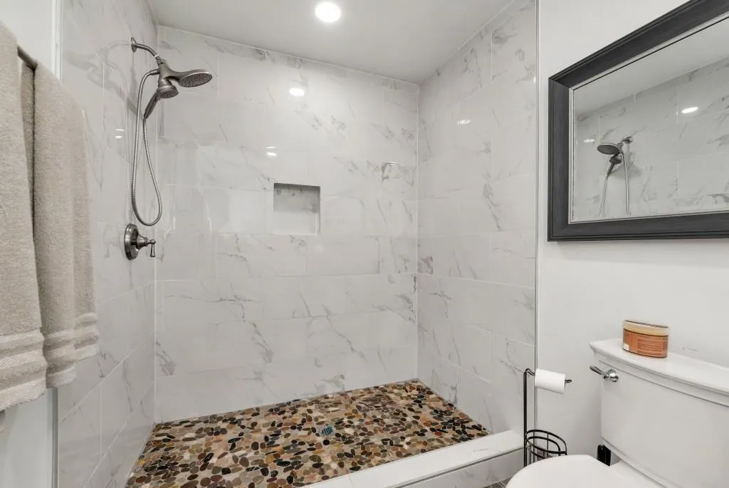 905 Heards Ferry Road, Sandy Springs, Georgia 30328, 2 Bedrooms Bedrooms, ,2 BathroomsBathrooms,Residential,For Sale,905 Heards Ferry Road,7728451