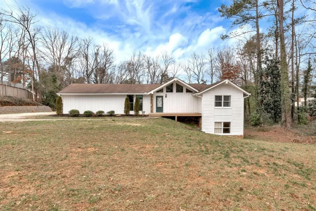 905 Heards Ferry Road, Sandy Springs, Georgia 30328, 2 Bedrooms Bedrooms, ,2 BathroomsBathrooms,Residential,For Sale,905 Heards Ferry Road,7728451