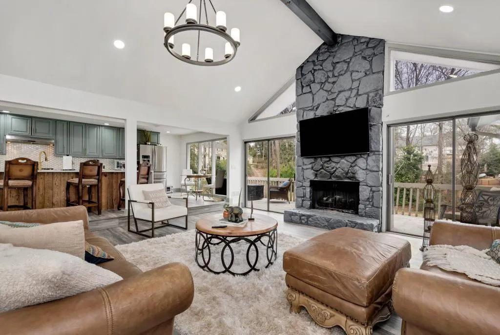 905 Heards Ferry Road, Sandy Springs, Georgia 30328, 2 Bedrooms Bedrooms, ,2 BathroomsBathrooms,Residential,For Sale,905 Heards Ferry Road,7728451