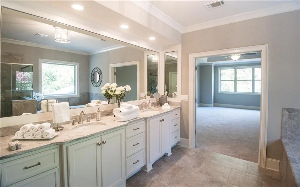 25 Wyndham Drive, Sandy Springs, Georgia 30328, 5 Bedrooms Bedrooms, ,4 BathroomsBathrooms,Residential,Sold,25 Wyndham Drive,5777080