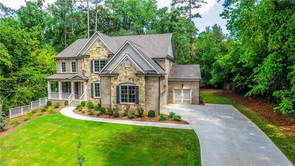 25 Wyndham Drive, Sandy Springs, Georgia 30328, 5 Bedrooms Bedrooms, ,4 BathroomsBathrooms,Residential,Sold,25 Wyndham Drive,5777080