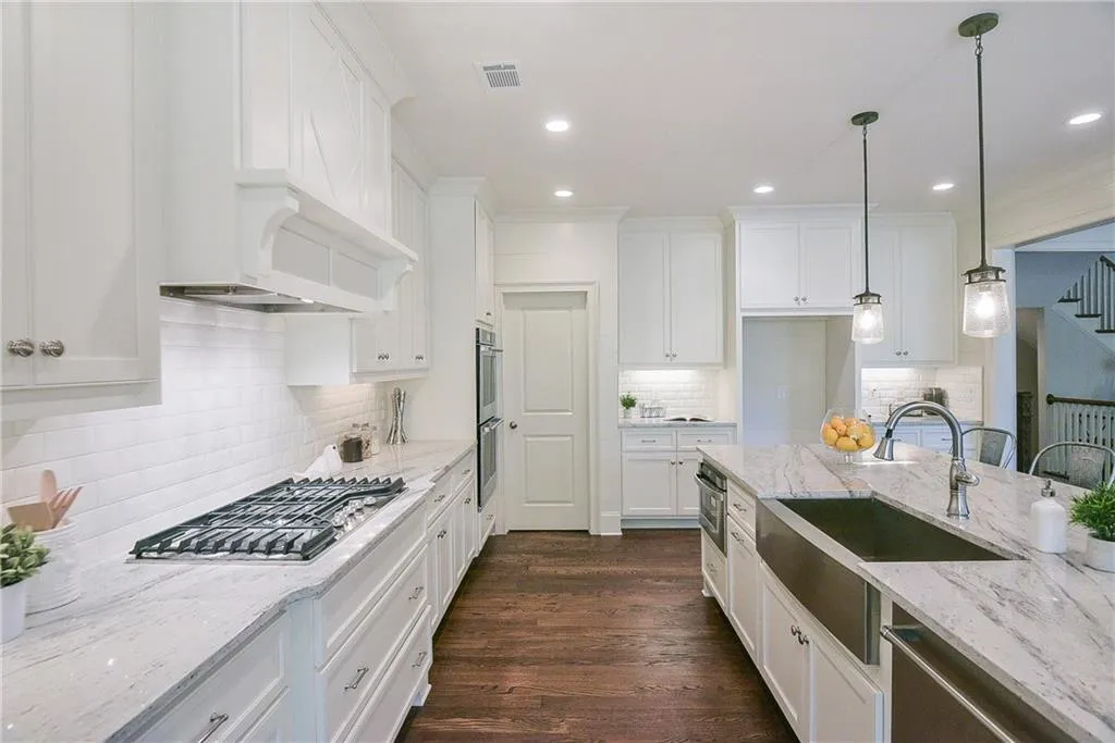 25 Wyndham Drive, Sandy Springs, Georgia 30328, 5 Bedrooms Bedrooms, ,4 BathroomsBathrooms,Residential,Sold,25 Wyndham Drive,5777080