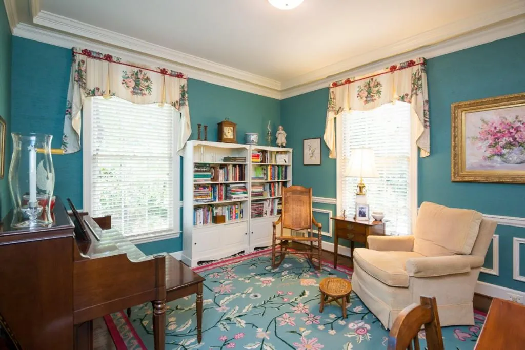 1735 Marlborough Drive, Sandy Springs, Georgia 30350, 5 Bedrooms Bedrooms, ,4 BathroomsBathrooms,Residential,Sold,1735 Marlborough Drive,6957597
