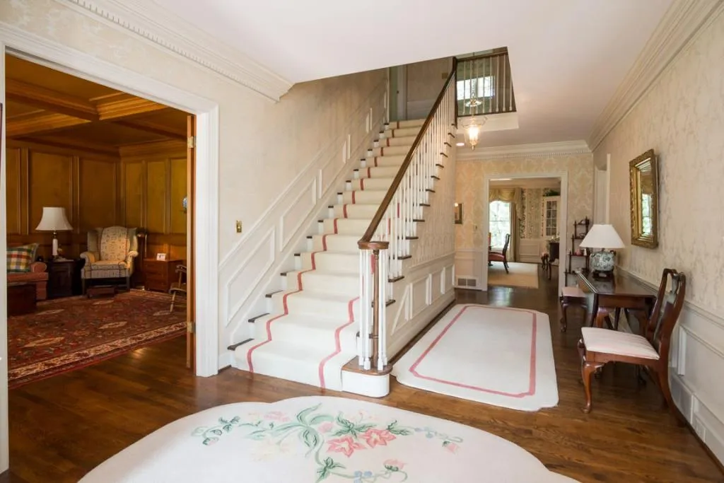 1735 Marlborough Drive, Sandy Springs, Georgia 30350, 5 Bedrooms Bedrooms, ,4 BathroomsBathrooms,Residential,Sold,1735 Marlborough Drive,6957597