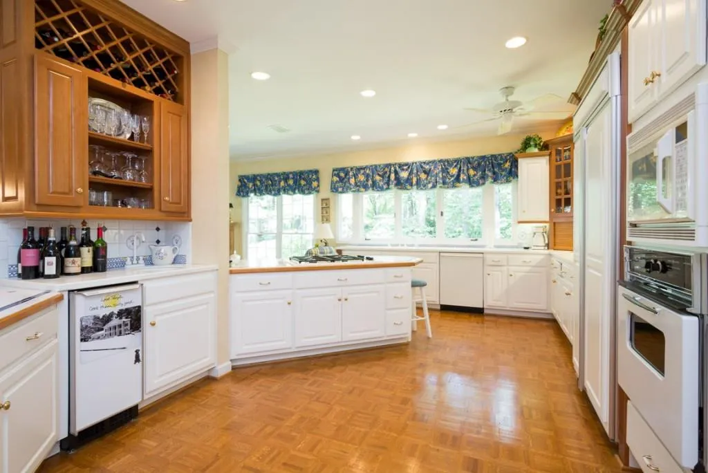 1735 Marlborough Drive, Sandy Springs, Georgia 30350, 5 Bedrooms Bedrooms, ,4 BathroomsBathrooms,Residential,Sold,1735 Marlborough Drive,6957597