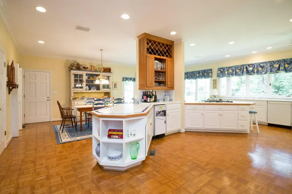 1735 Marlborough Drive, Sandy Springs, Georgia 30350, 5 Bedrooms Bedrooms, ,4 BathroomsBathrooms,Residential,Sold,1735 Marlborough Drive,6957597