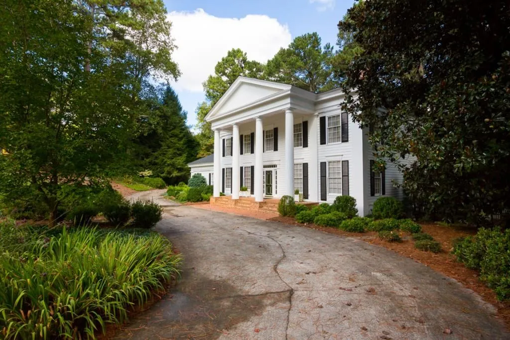 1735 Marlborough Drive, Sandy Springs, Georgia 30350, 5 Bedrooms Bedrooms, ,4 BathroomsBathrooms,Residential,Sold,1735 Marlborough Drive,6957597