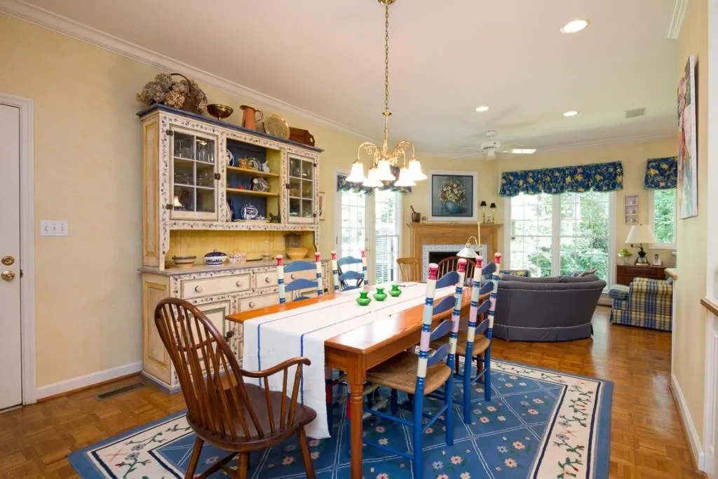 1735 Marlborough Drive, Sandy Springs, Georgia 30350, 5 Bedrooms Bedrooms, ,4 BathroomsBathrooms,Residential,Sold,1735 Marlborough Drive,6957597