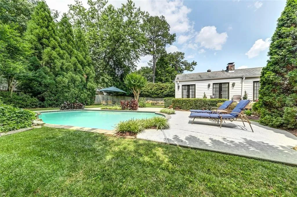 460 Old Creek Road, Sandy Springs, Georgia 30342, 4 Bedrooms Bedrooms, ,3 BathroomsBathrooms,Residential,Sold,460 Old Creek Road,6888936