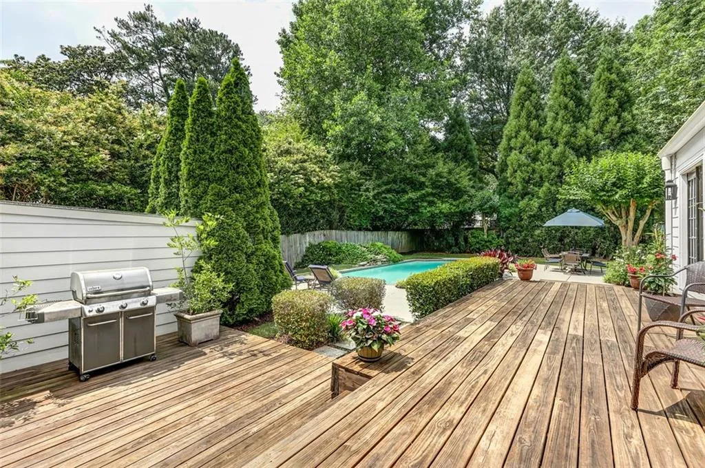 460 Old Creek Road, Sandy Springs, Georgia 30342, 4 Bedrooms Bedrooms, ,3 BathroomsBathrooms,Residential,Sold,460 Old Creek Road,6888936
