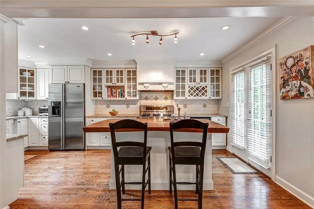 460 Old Creek Road, Sandy Springs, Georgia 30342, 4 Bedrooms Bedrooms, ,3 BathroomsBathrooms,Residential,Sold,460 Old Creek Road,6888936