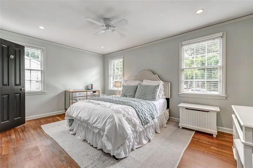 460 Old Creek Road, Sandy Springs, Georgia 30342, 4 Bedrooms Bedrooms, ,3 BathroomsBathrooms,Residential,Sold,460 Old Creek Road,6888936