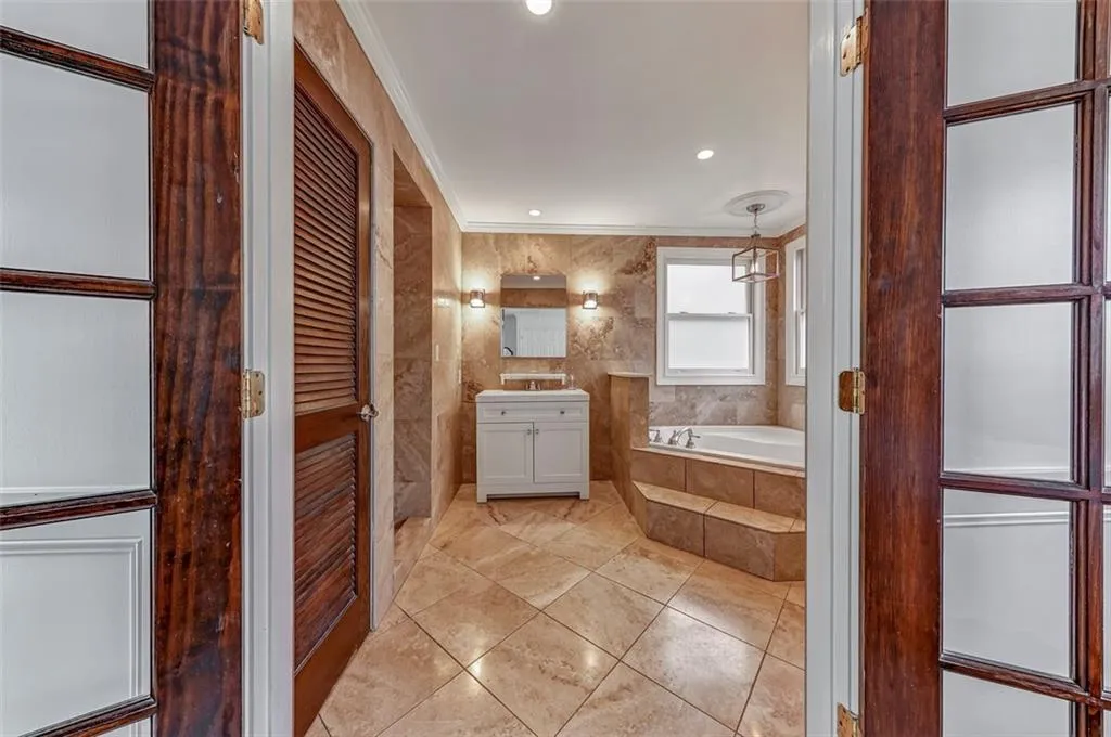 460 Old Creek Road, Sandy Springs, Georgia 30342, 4 Bedrooms Bedrooms, ,3 BathroomsBathrooms,Residential,Sold,460 Old Creek Road,6888936