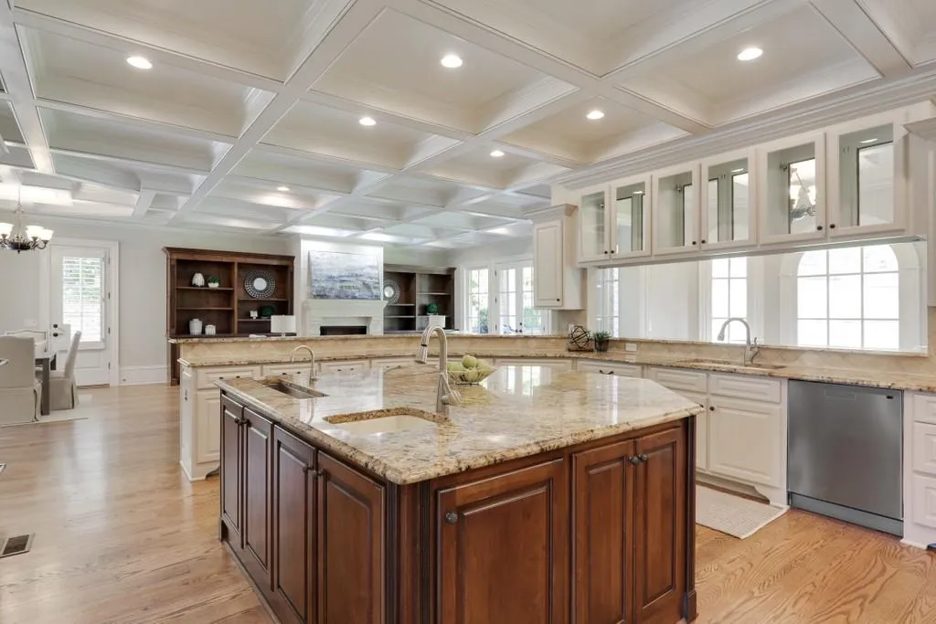 453 Londonberry Road, Atlanta, Georgia 30327, 7 Bedrooms Bedrooms, ,8 BathroomsBathrooms,Residential,Sold,453 Londonberry Road,6768359