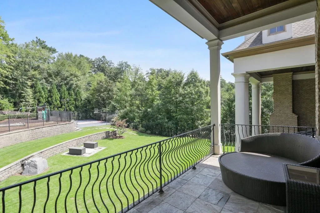 453 Londonberry Road, Atlanta, Georgia 30327, 7 Bedrooms Bedrooms, ,8 BathroomsBathrooms,Residential,Sold,453 Londonberry Road,6768359