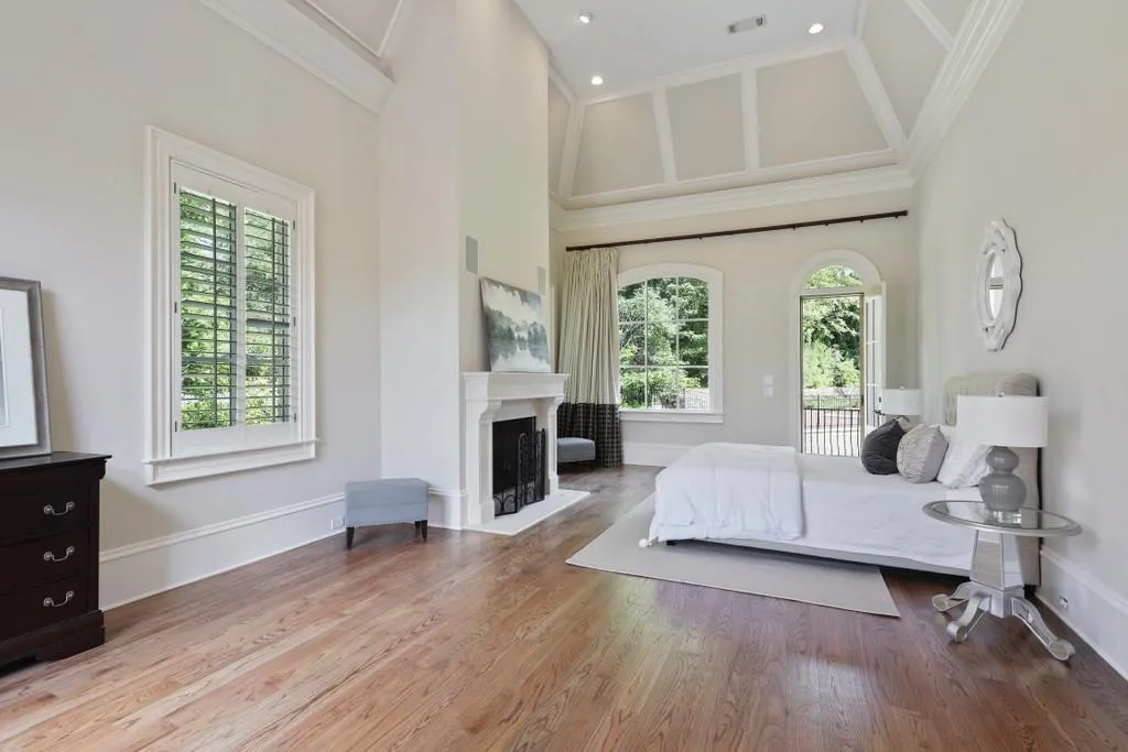 453 Londonberry Road, Atlanta, Georgia 30327, 7 Bedrooms Bedrooms, ,8 BathroomsBathrooms,Residential,Sold,453 Londonberry Road,6768359