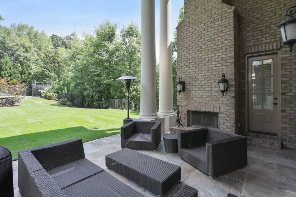 453 Londonberry Road, Atlanta, Georgia 30327, 7 Bedrooms Bedrooms, ,8 BathroomsBathrooms,Residential,Sold,453 Londonberry Road,6768359