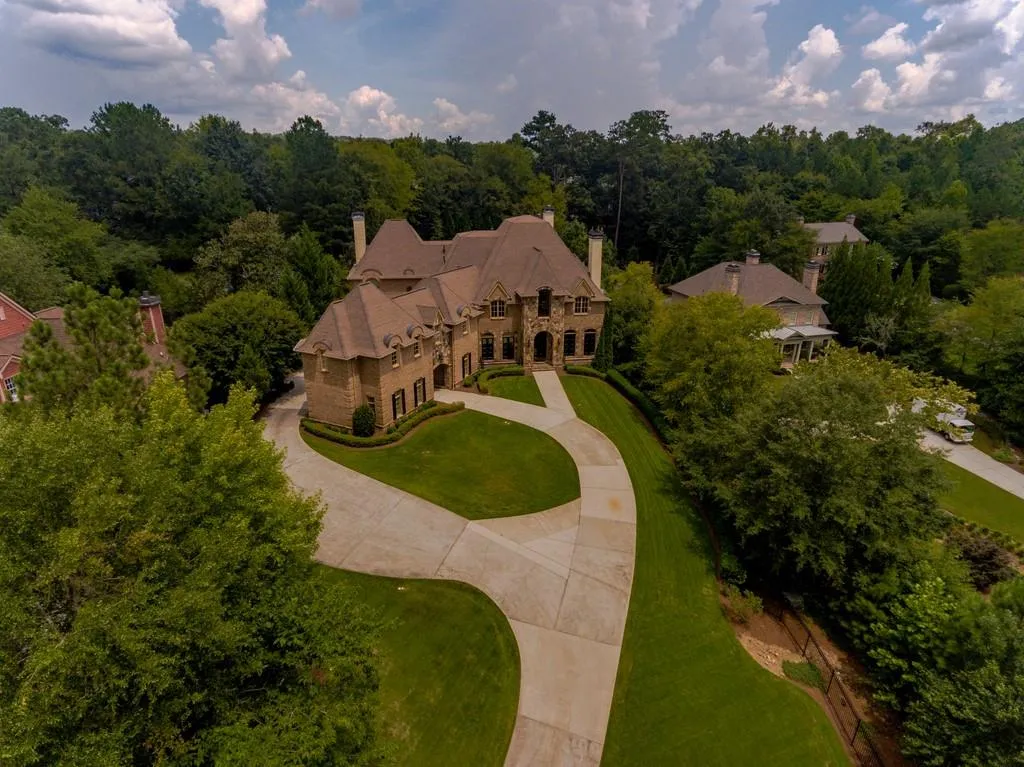 453 Londonberry Road, Atlanta, Georgia 30327, 7 Bedrooms Bedrooms, ,8 BathroomsBathrooms,Residential,Sold,453 Londonberry Road,6768359