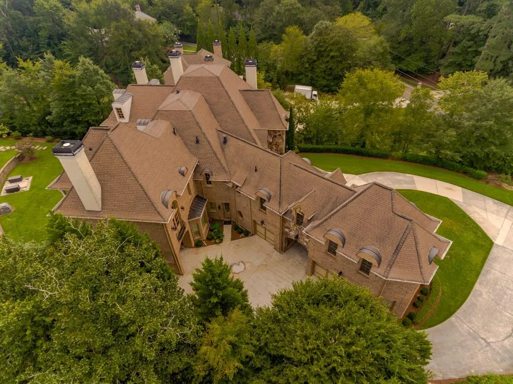 453 Londonberry Road, Atlanta, Georgia 30327, 7 Bedrooms Bedrooms, ,8 BathroomsBathrooms,Residential,Sold,453 Londonberry Road,6768359