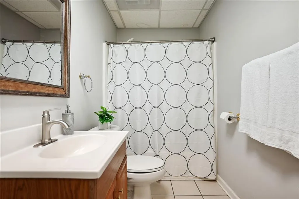 185 Trowbridge Road, Sandy Springs, Georgia 30350, 6 Bedrooms Bedrooms, ,3 BathroomsBathrooms,Residential,Sold,185 Trowbridge Road,7182813