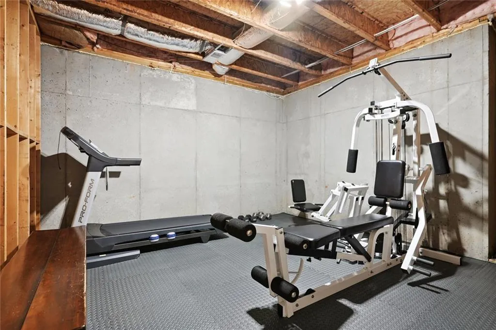 185 Trowbridge Road, Sandy Springs, Georgia 30350, 6 Bedrooms Bedrooms, ,3 BathroomsBathrooms,Residential,Sold,185 Trowbridge Road,7182813