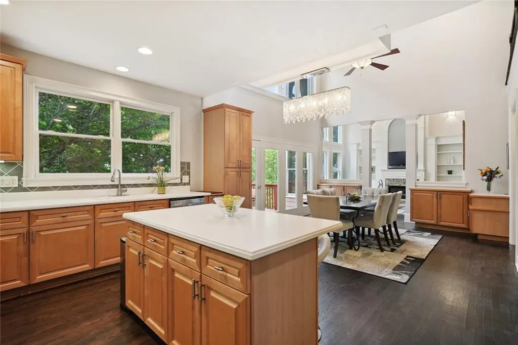 185 Trowbridge Road, Sandy Springs, Georgia 30350, 6 Bedrooms Bedrooms, ,3 BathroomsBathrooms,Residential,Sold,185 Trowbridge Road,7182813