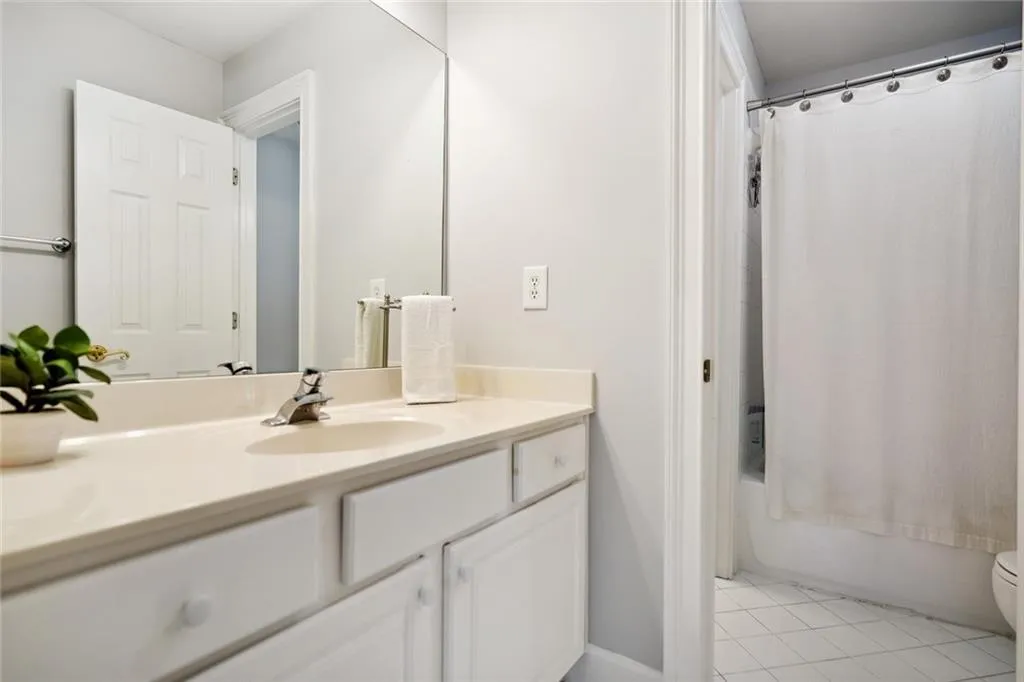 185 Trowbridge Road, Sandy Springs, Georgia 30350, 6 Bedrooms Bedrooms, ,3 BathroomsBathrooms,Residential,Sold,185 Trowbridge Road,7182813