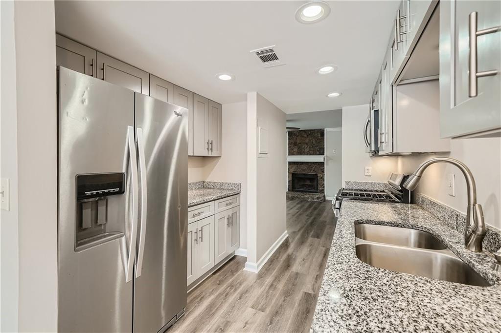 520 Northridge Crossing Drive, Sandy Springs, Georgia 30350, 2 Bedrooms Bedrooms, ,2 BathroomsBathrooms,Residential,Sold,520 Northridge Crossing Drive,7300828