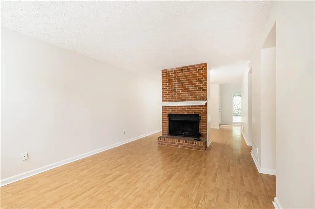 7750 Roswell Road Unit 10f, Atlanta, Georgia 30350, 2 Bedrooms Bedrooms, ,1 BathroomBathrooms,Residential,For Sale,7750 Roswell Road Unit 10f,7762014
