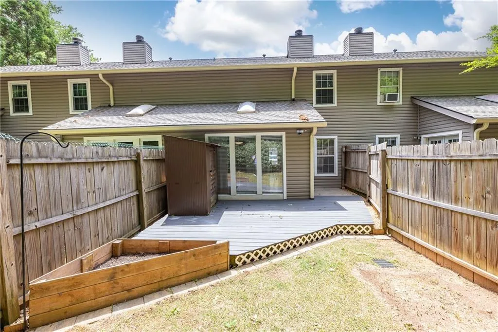 7750 Roswell Road Unit 10f, Atlanta, Georgia 30350, 2 Bedrooms Bedrooms, ,1 BathroomBathrooms,Residential,For Sale,7750 Roswell Road Unit 10f,7762014