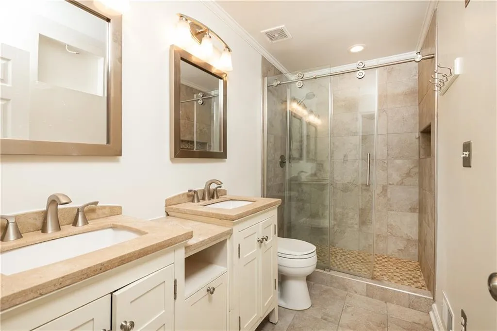 7750 Roswell Road Unit 10f, Atlanta, Georgia 30350, 2 Bedrooms Bedrooms, ,1 BathroomBathrooms,Residential,For Sale,7750 Roswell Road Unit 10f,7762014