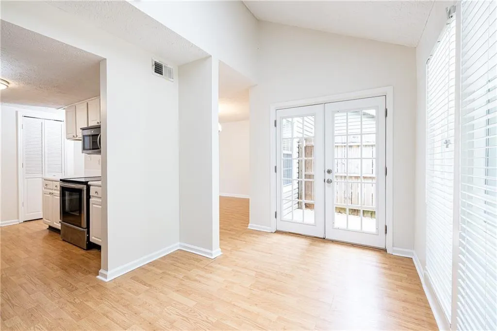 7750 Roswell Road Unit 10f, Atlanta, Georgia 30350, 2 Bedrooms Bedrooms, ,1 BathroomBathrooms,Residential,For Sale,7750 Roswell Road Unit 10f,7762014