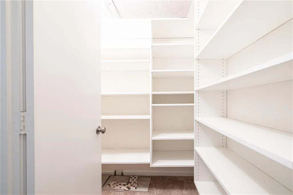 7750 Roswell Road Unit 10f, Atlanta, Georgia 30350, 2 Bedrooms Bedrooms, ,1 BathroomBathrooms,Residential,For Sale,7750 Roswell Road Unit 10f,7762014