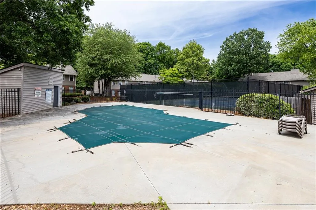 7750 Roswell Road Unit 10f, Atlanta, Georgia 30350, 2 Bedrooms Bedrooms, ,1 BathroomBathrooms,Residential,For Sale,7750 Roswell Road Unit 10f,7762014