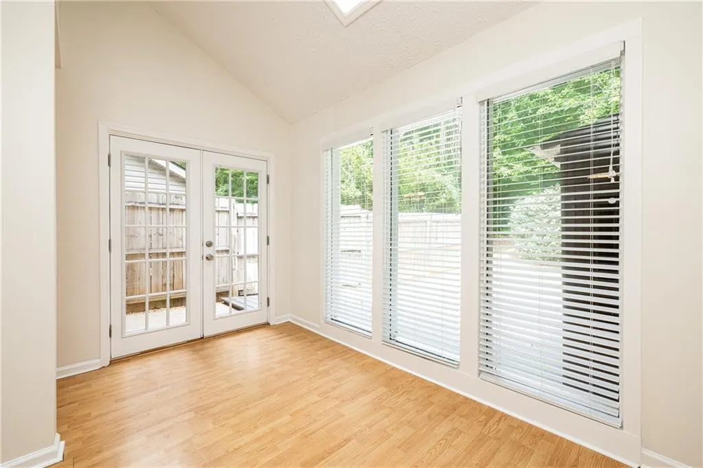 7750 Roswell Road Unit 10f, Atlanta, Georgia 30350, 2 Bedrooms Bedrooms, ,1 BathroomBathrooms,Residential,For Sale,7750 Roswell Road Unit 10f,7762014
