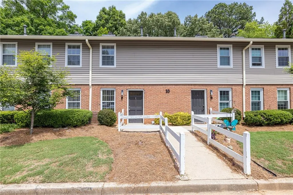 7750 Roswell Road Unit 10f, Atlanta, Georgia 30350, 2 Bedrooms Bedrooms, ,1 BathroomBathrooms,Residential,For Sale,7750 Roswell Road Unit 10f,7762014