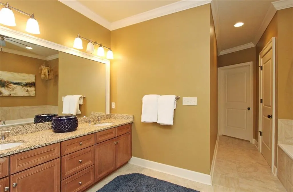 205 Riversgate Drive, Atlanta, Georgia 30339, 3 Bedrooms Bedrooms, ,3 BathroomsBathrooms,Residential,Sold,205 Riversgate Drive,5727160