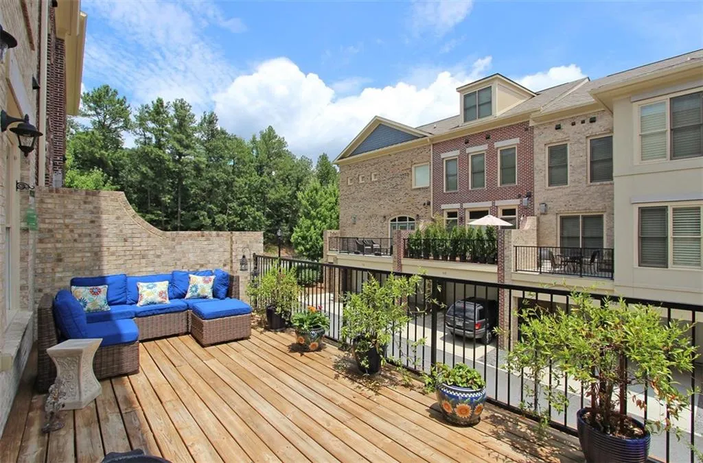 205 Riversgate Drive, Atlanta, Georgia 30339, 3 Bedrooms Bedrooms, ,3 BathroomsBathrooms,Residential,Sold,205 Riversgate Drive,5727160