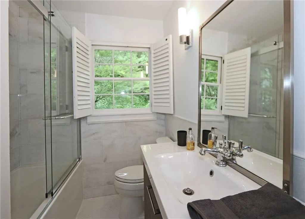 4830 Jett Road, Atlanta, Georgia 30327, 4 Bedrooms Bedrooms, ,2 BathroomsBathrooms,Residential,Sold,4830 Jett Road,6005886