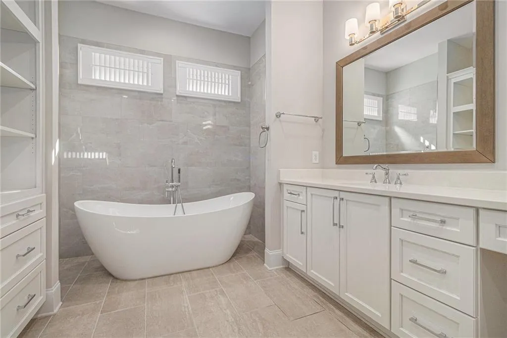 soaking tub