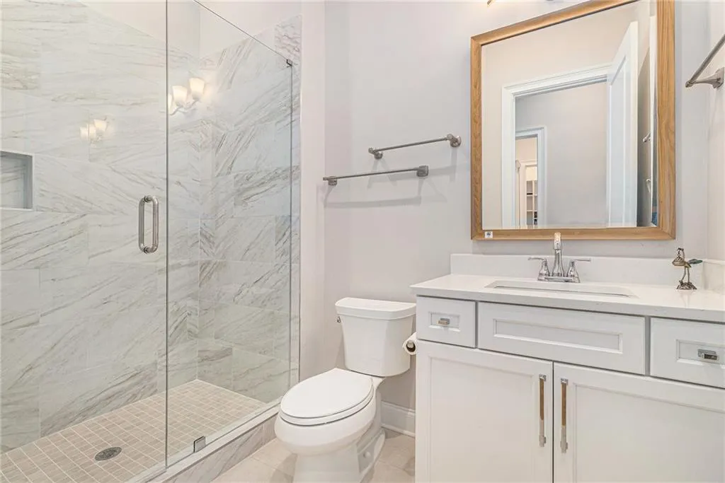 Full bathroom for bedroom #4