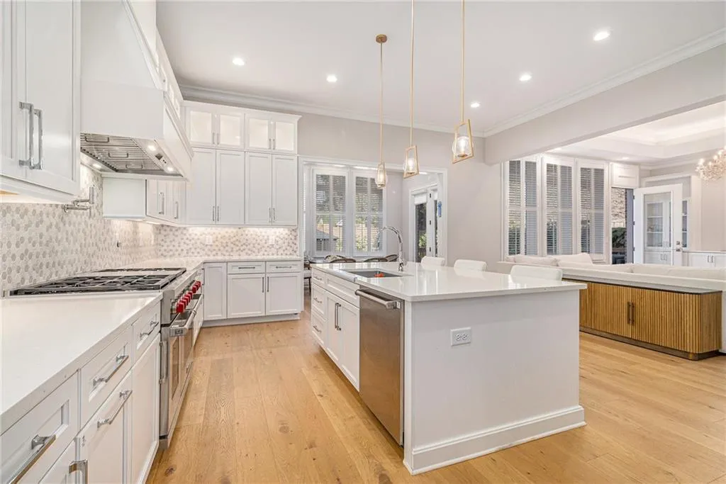 1094 Wimberly Road Ne, Brookhaven, Georgia 30319, 8 Bedrooms Bedrooms, ,4 BathroomsBathrooms,Residential,For Sale,1094 Wimberly Road Ne,7667466
