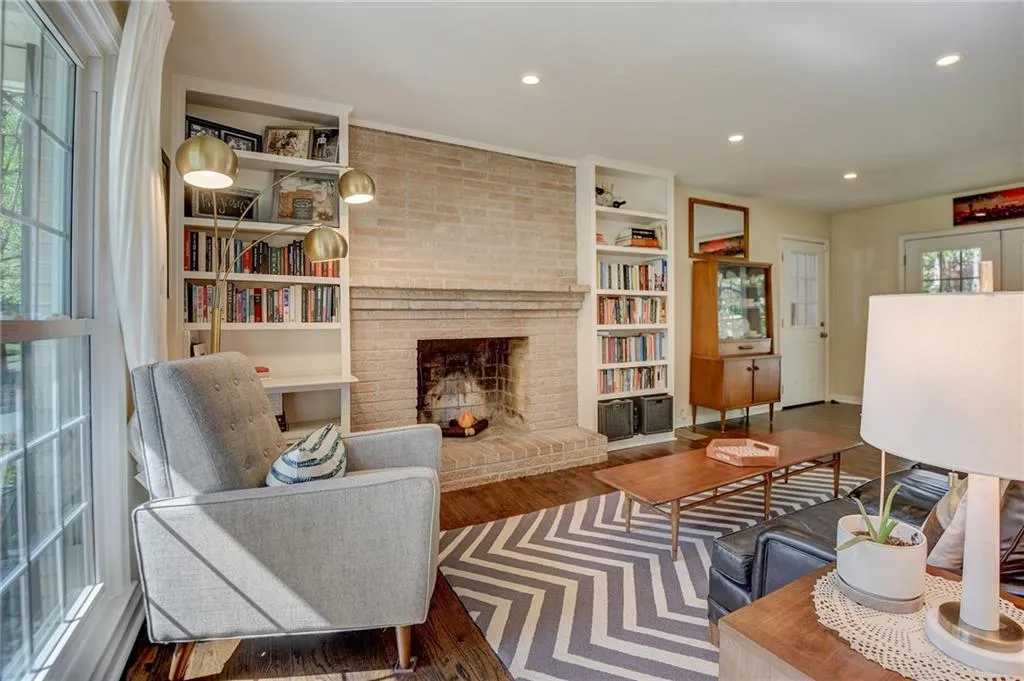 6560 Wright Road, Atlanta, Georgia 30328, 4 Bedrooms Bedrooms, ,2 BathroomsBathrooms,Residential,Sold,6560 Wright Road,7370008